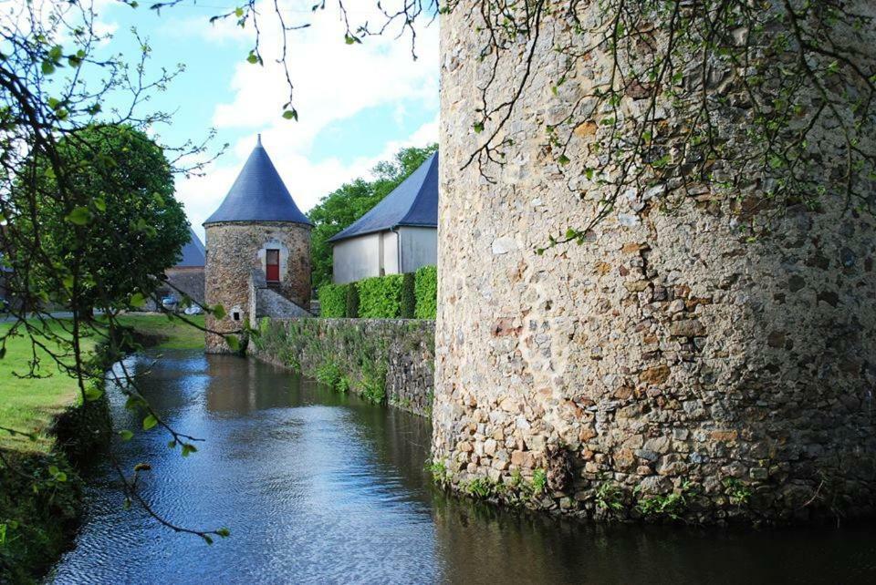 Logis De La Helberdiere Cossé-en-Champagne Kültér fotó