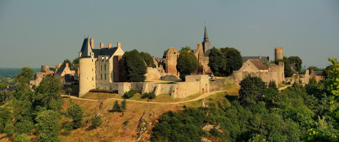 Logis De La Helberdiere Cossé-en-Champagne Kültér fotó